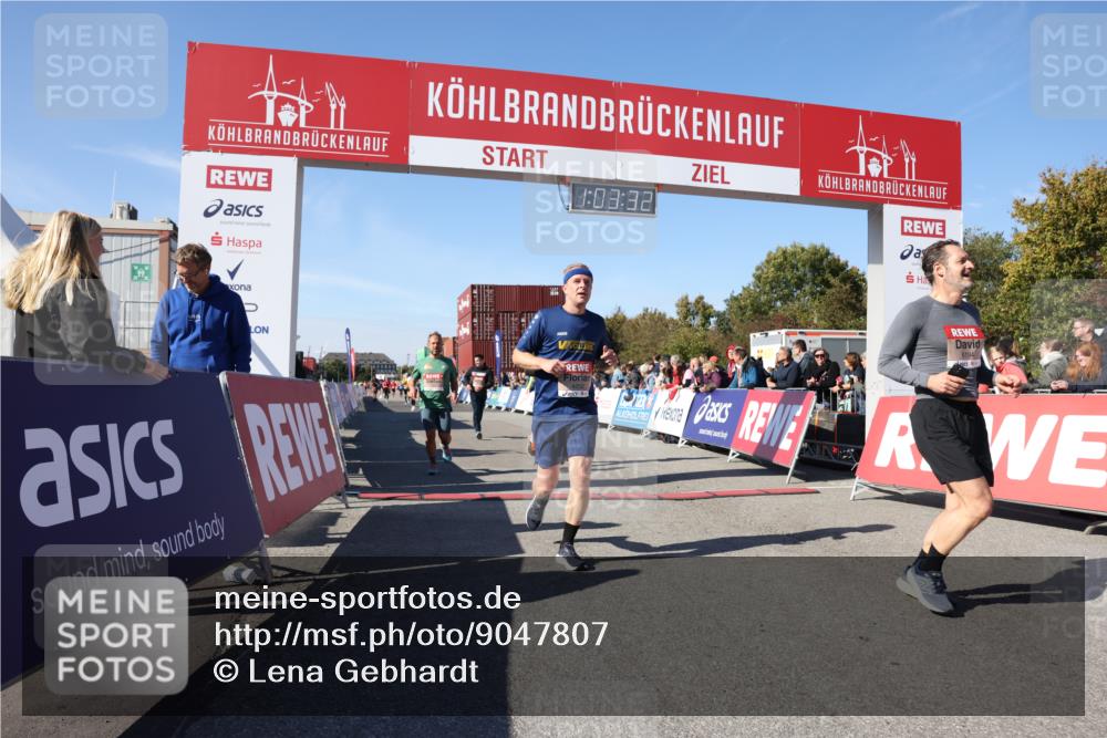 03.10.2025 - Köhlbrandbrückenlauf Lena Gebhardt http://msf.ph/oto/9047807 03.10.2025 13:03:32 Ziel 4214, 4225, 4252, 4283, 4300, 4422, 4454, 4507, 5707, 6194, 6207, 6632 meine-sportfotos.de