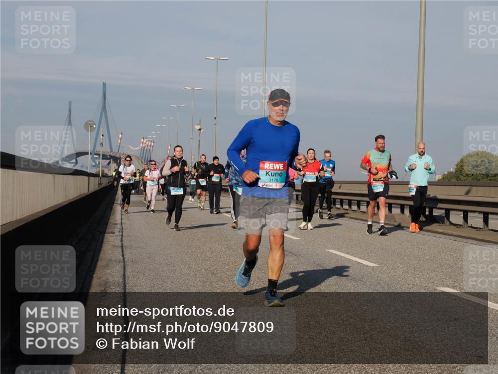 03.10.2025 - Köhlbrandbrückenlauf Fabian Wolf http://msf.ph/oto/9047809 03.10.2025 09:59:57 Position 3 3176 meine-sportfotos.de