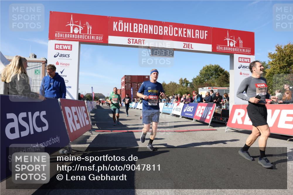 03.10.2025 - Köhlbrandbrückenlauf Lena Gebhardt http://msf.ph/oto/9047811 03.10.2025 13:03:32 Ziel 4214, 4225, 4252, 4283, 4300, 4422, 4454, 4507, 5707, 6194, 6207, 6632 meine-sportfotos.de