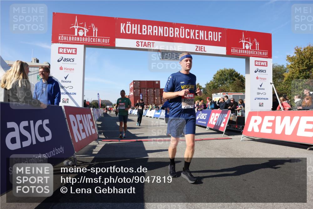 03.10.2025 - Köhlbrandbrückenlauf Lena Gebhardt http://msf.ph/oto/9047819 03.10.2025 13:03:33 Ziel 4214, 4225, 4252, 4283, 4300, 4422, 4454, 4507, 5707, 6025, 6194, 6207, 6632 meine-sportfotos.de