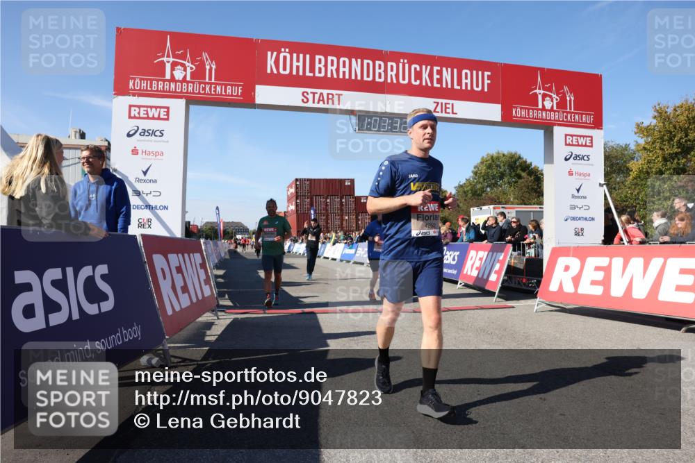 03.10.2025 - Köhlbrandbrückenlauf Lena Gebhardt http://msf.ph/oto/9047823 03.10.2025 13:03:33 Ziel 4214, 4225, 4252, 4283, 4300, 4422, 4454, 4507, 5707, 6025, 6194, 6207, 6632 meine-sportfotos.de