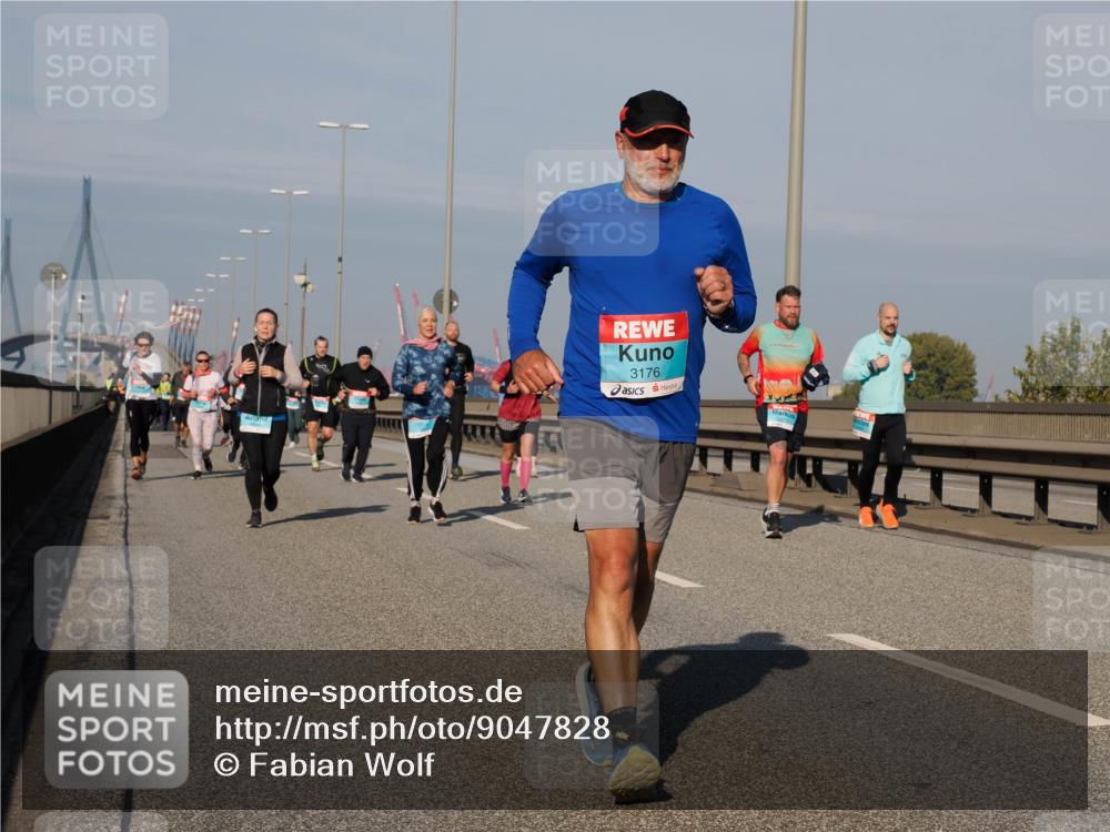 03.10.2025 - Köhlbrandbrückenlauf Fabian Wolf http://msf.ph/oto/9047828 03.10.2025 09:59:58 Position 3 3176 meine-sportfotos.de