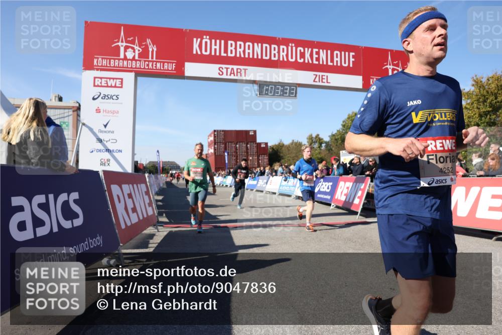 03.10.2025 - Köhlbrandbrückenlauf Lena Gebhardt http://msf.ph/oto/9047836 03.10.2025 13:03:33 Ziel 4214, 4225, 4252, 4283, 4300, 4422, 4454, 4507, 5707, 6025, 6194, 6207, 6632 meine-sportfotos.de
