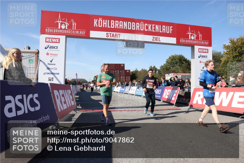 03.10.2025 - Köhlbrandbrückenlauf Lena Gebhardt http://msf.ph/oto/9047862 03.10.2025 13:03:35 Ziel 4214, 4225, 4252, 4300, 4422, 4454, 4507, 5707, 5799, 6025, 6194, 6207, 6632 meine-sportfotos.de
