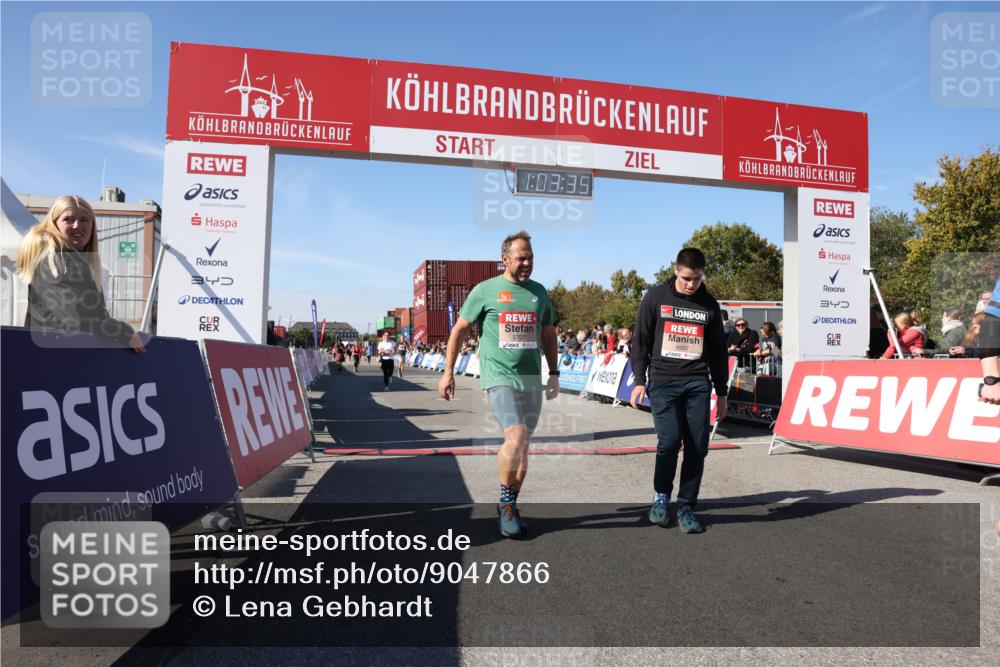 03.10.2025 - Köhlbrandbrückenlauf Lena Gebhardt http://msf.ph/oto/9047866 03.10.2025 13:03:35 Ziel 4214, 4225, 4252, 4300, 4422, 4454, 4507, 5707, 5799, 6025, 6194, 6207, 6632 meine-sportfotos.de