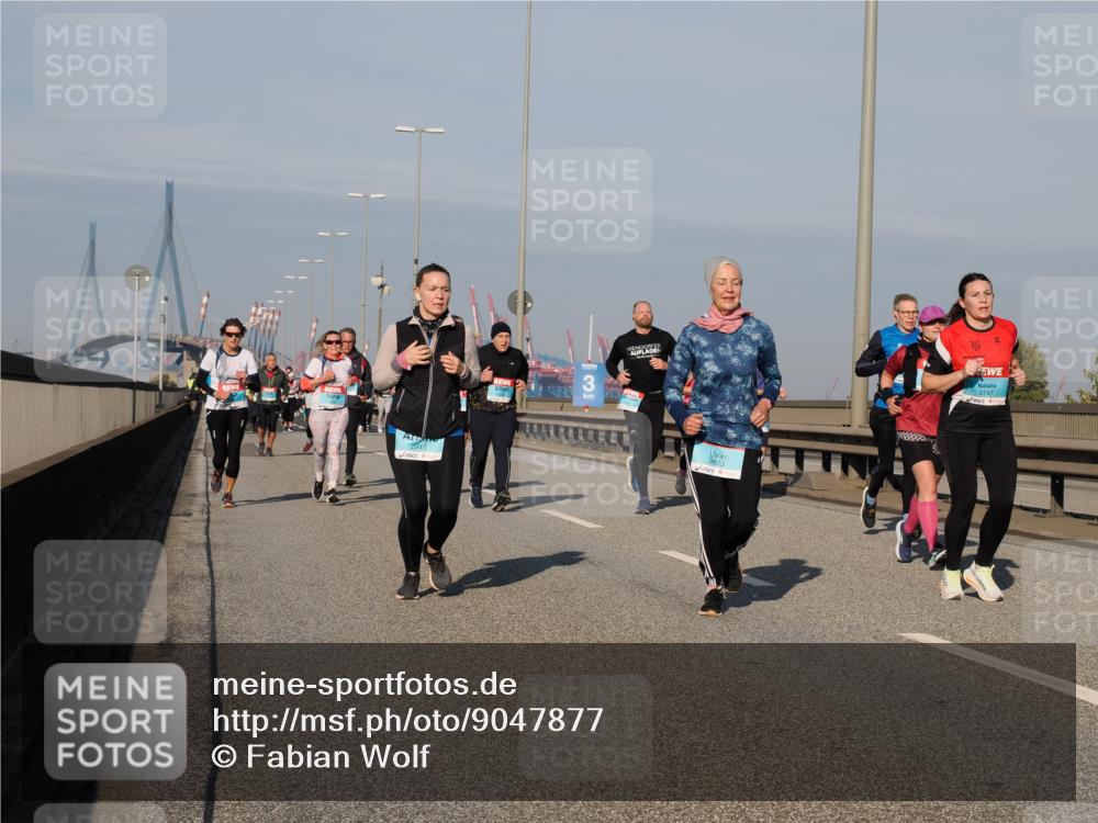 03.10.2025 - Köhlbrandbrückenlauf Fabian Wolf http://msf.ph/oto/9047877 03.10.2025 10:00:01 Position 3 3, 3823, 3747 meine-sportfotos.de
