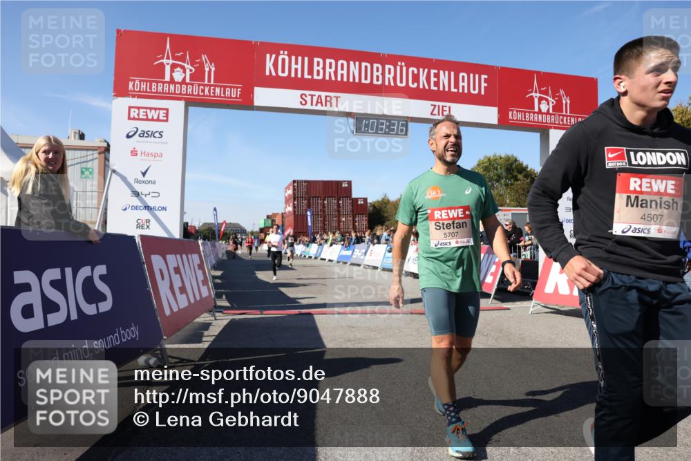 03.10.2025 - Köhlbrandbrückenlauf Lena Gebhardt http://msf.ph/oto/9047888 03.10.2025 13:03:37 Ziel 4063, 4214, 4252, 4274, 4300, 4422, 4454, 4507, 5639, 5707, 5799, 6025, 6194, 6207 meine-sportfotos.de