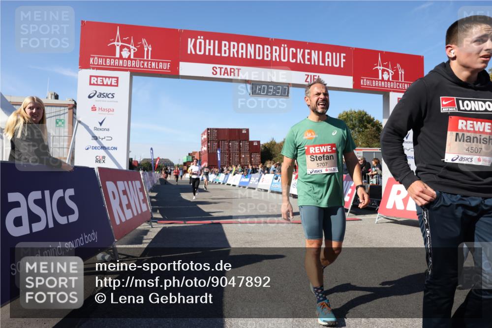 03.10.2025 - Köhlbrandbrückenlauf Lena Gebhardt http://msf.ph/oto/9047892 03.10.2025 13:03:37 Ziel 4063, 4214, 4252, 4274, 4300, 4422, 4454, 4507, 5639, 5707, 5799, 6025, 6194, 6207 meine-sportfotos.de