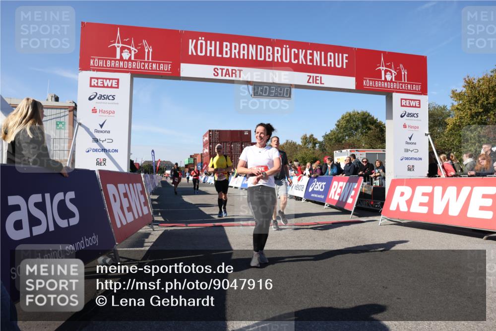 03.10.2025 - Köhlbrandbrückenlauf Lena Gebhardt http://msf.ph/oto/9047916 03.10.2025 13:03:40 Ziel 4063, 4214, 4252, 4274, 4422, 4507, 5639, 5707, 5799, 6025, 6194 meine-sportfotos.de