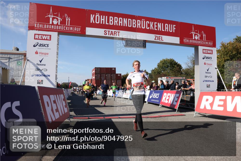 03.10.2025 - Köhlbrandbrückenlauf Lena Gebhardt http://msf.ph/oto/9047925 03.10.2025 13:19:47 Ziel 4376, 4539, 4981, 5047, 5059, 5148, 5647, 5648, 5650, 5704, 5841, 5931, 5975, 6382, 6383, 6509, 6600, 6660, 6730 meine-sportfotos.de