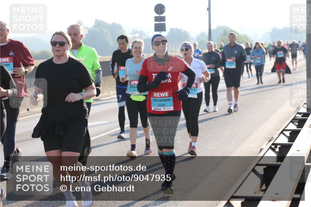 03.10.2025 - Köhlbrandbrückenlauf Lena Gebhardt http://msf.ph/oto/9047935 03.10.2025 09:30:05 Position 1 289, 2565 meine-sportfotos.de