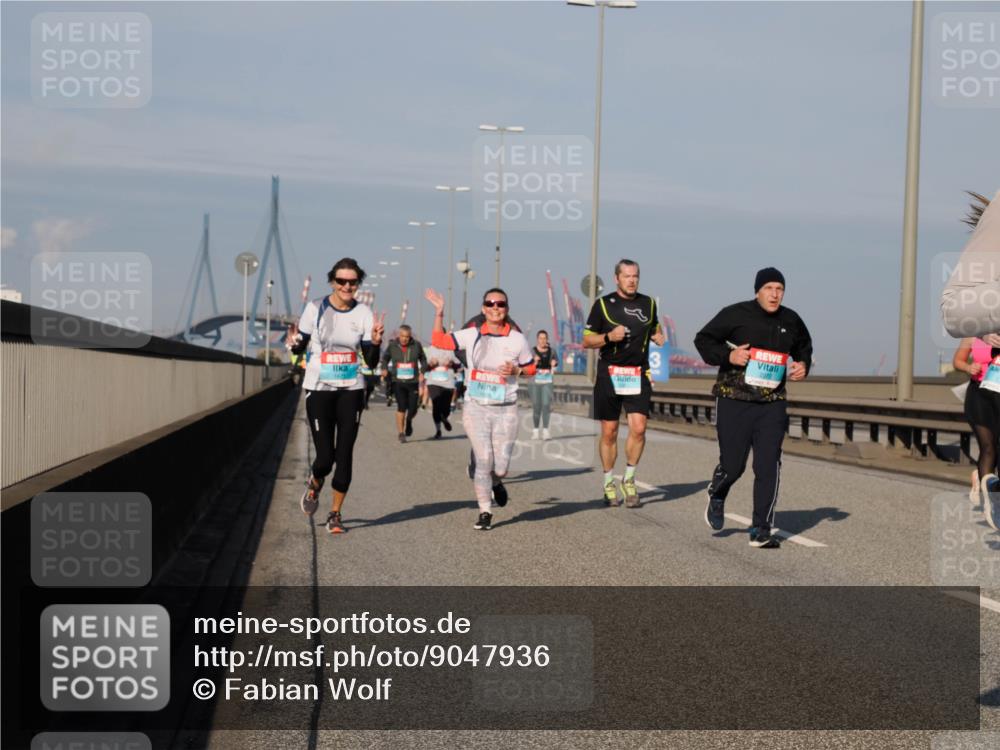 03.10.2025 - Köhlbrandbrückenlauf Fabian Wolf http://msf.ph/oto/9047936 03.10.2025 10:00:04 Position 3  meine-sportfotos.de