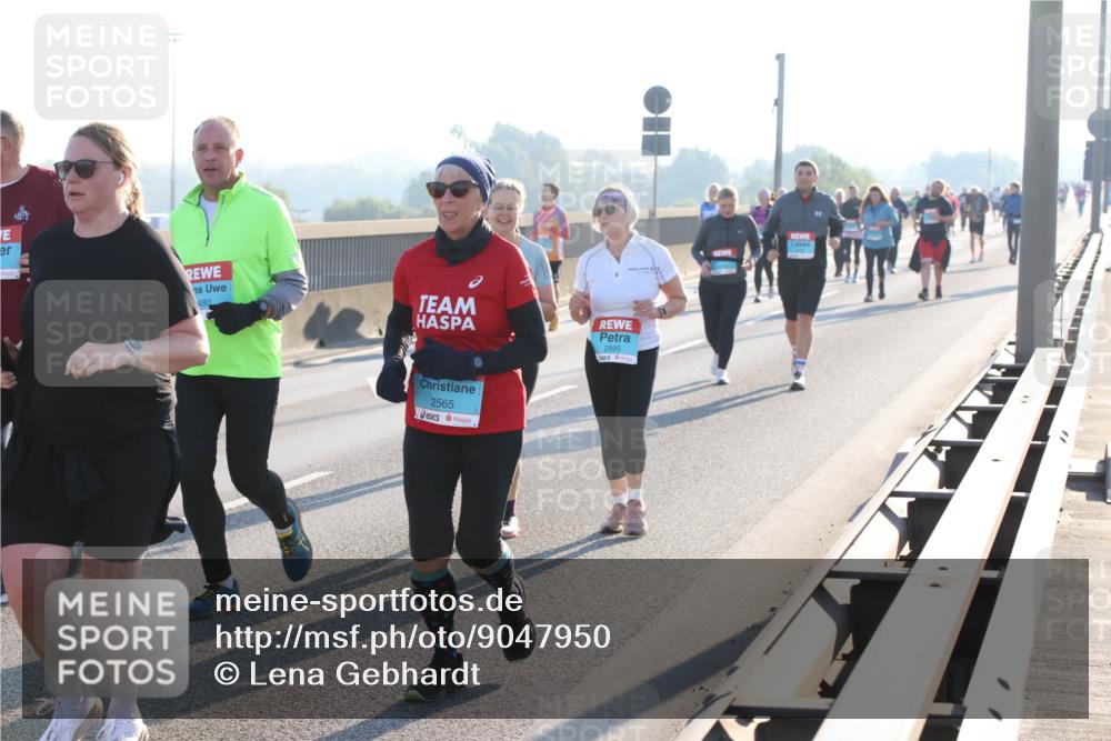 03.10.2025 - Köhlbrandbrückenlauf Lena Gebhardt http://msf.ph/oto/9047950 03.10.2025 09:30:06 Position 1 480, 2895, 2565 meine-sportfotos.de