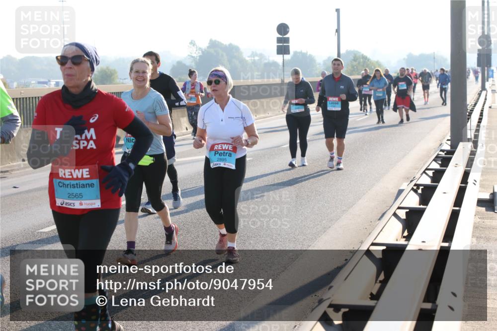 03.10.2025 - Köhlbrandbrückenlauf Lena Gebhardt http://msf.ph/oto/9047954 03.10.2025 09:30:07 Position 1 2565, 2895 meine-sportfotos.de