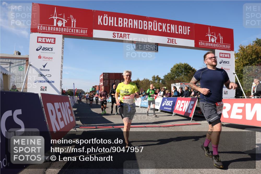 03.10.2025 - Köhlbrandbrückenlauf Lena Gebhardt http://msf.ph/oto/9047957 03.10.2025 13:19:50 Ziel 4376, 4539, 4981, 5047, 5059, 5148, 5647, 5648, 5650, 5704, 5841, 5931, 5975, 6068, 6382, 6383, 6414, 6509, 6567, 6568, 6600, 6660, 6663, 6730 meine-sportfotos.de