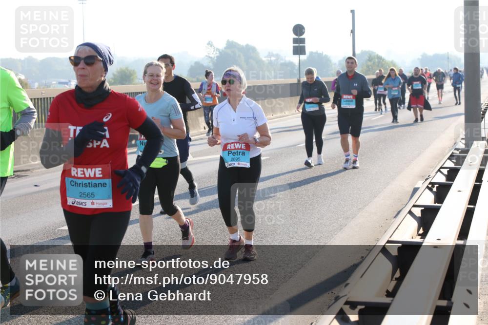 03.10.2025 - Köhlbrandbrückenlauf Lena Gebhardt http://msf.ph/oto/9047958 03.10.2025 09:30:07 Position 1 2565, 2895 meine-sportfotos.de