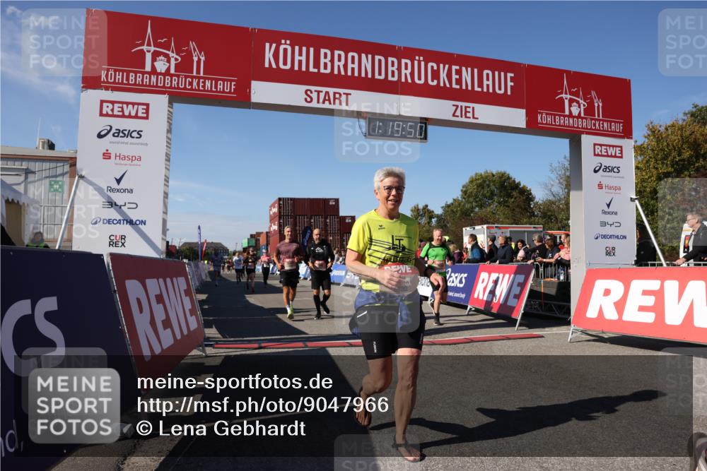 03.10.2025 - Köhlbrandbrückenlauf Lena Gebhardt http://msf.ph/oto/9047966 03.10.2025 13:19:50 Ziel 4376, 4539, 4981, 5047, 5059, 5148, 5647, 5648, 5650, 5704, 5841, 5931, 5975, 6068, 6382, 6383, 6414, 6509, 6567, 6568, 6600, 6660, 6663, 6730 meine-sportfotos.de