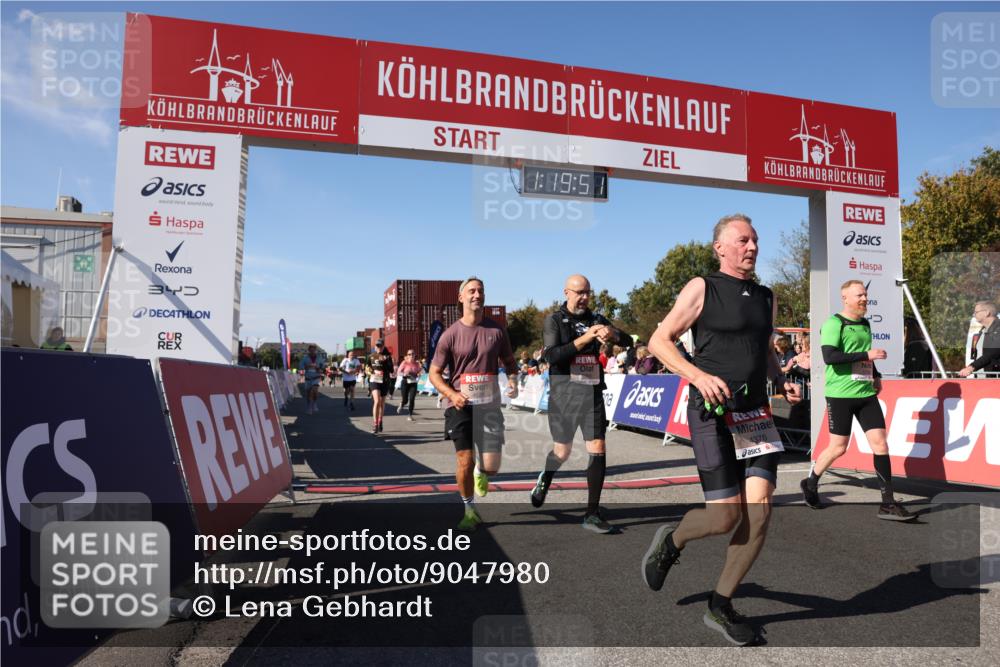 03.10.2025 - Köhlbrandbrückenlauf Lena Gebhardt http://msf.ph/oto/9047980 03.10.2025 13:19:52 Ziel 4376, 4539, 5047, 5059, 5148, 5647, 5648, 5650, 5656, 5657, 5658, 5704, 5841, 5931, 6068, 6414, 6509, 6567, 6568, 6660, 6663, 6730 meine-sportfotos.de