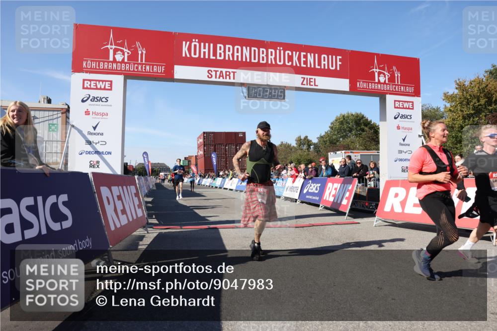 03.10.2025 - Köhlbrandbrückenlauf Lena Gebhardt http://msf.ph/oto/9047983 03.10.2025 13:03:45 Ziel 4063, 4274, 4322, 4422, 5639, 5799, 6025, 6341, 6706 meine-sportfotos.de