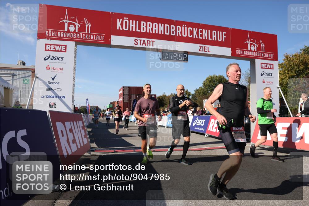 03.10.2025 - Köhlbrandbrückenlauf Lena Gebhardt http://msf.ph/oto/9047985 03.10.2025 13:19:52 Ziel 4376, 4539, 5047, 5059, 5148, 5647, 5648, 5650, 5656, 5657, 5658, 5704, 5841, 5931, 6068, 6414, 6509, 6567, 6568, 6660, 6663, 6730 meine-sportfotos.de