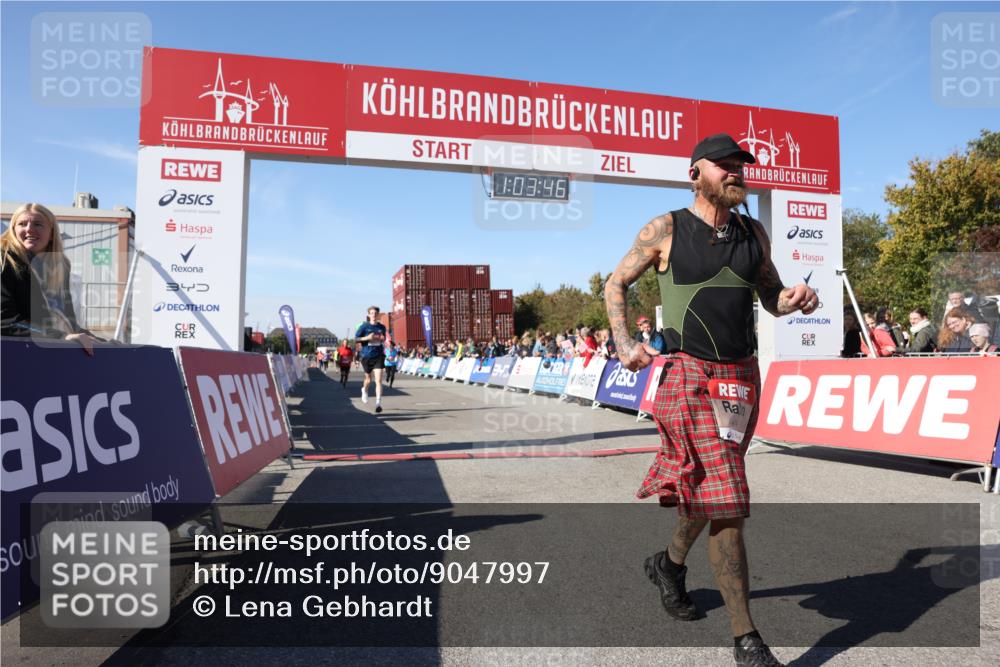 03.10.2025 - Köhlbrandbrückenlauf Lena Gebhardt http://msf.ph/oto/9047997 03.10.2025 13:03:46 Ziel 4063, 4274, 4322, 4422, 5414, 5639, 5799, 6025, 6341, 6706 meine-sportfotos.de