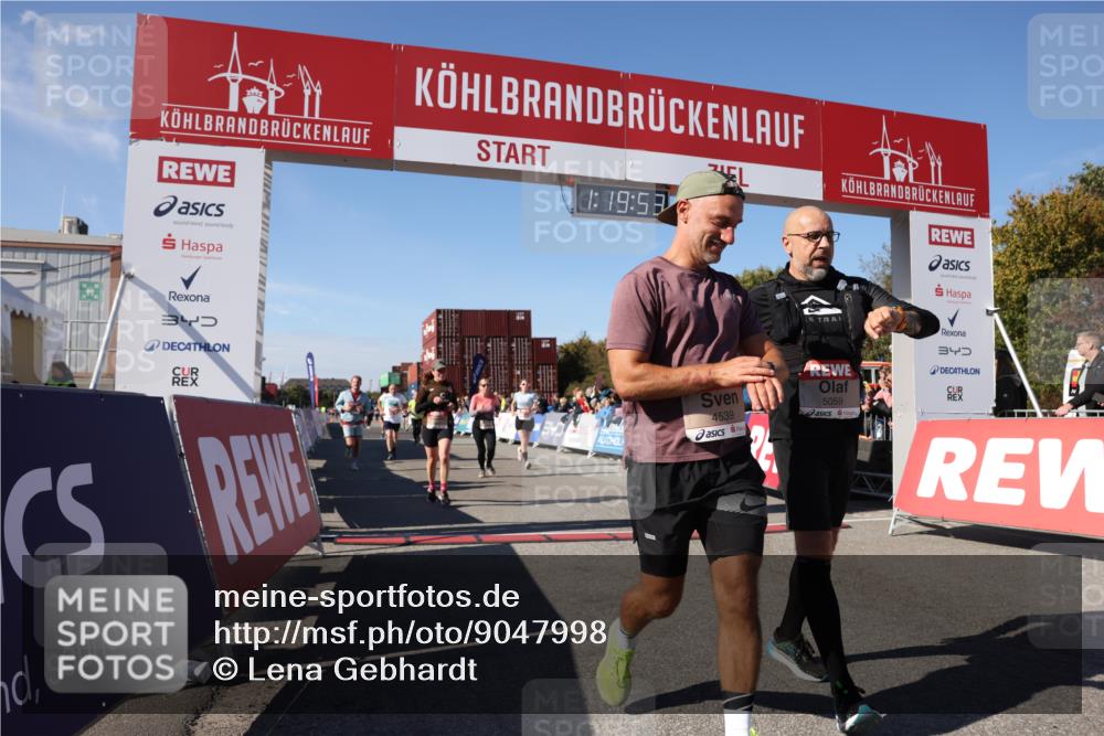 03.10.2025 - Köhlbrandbrückenlauf Lena Gebhardt http://msf.ph/oto/9047998 03.10.2025 13:19:53 Ziel 4376, 4539, 5047, 5059, 5148, 5647, 5648, 5656, 5657, 5658, 5704, 5841, 6068, 6414, 6509, 6567, 6568, 6660, 6663, 6730 meine-sportfotos.de