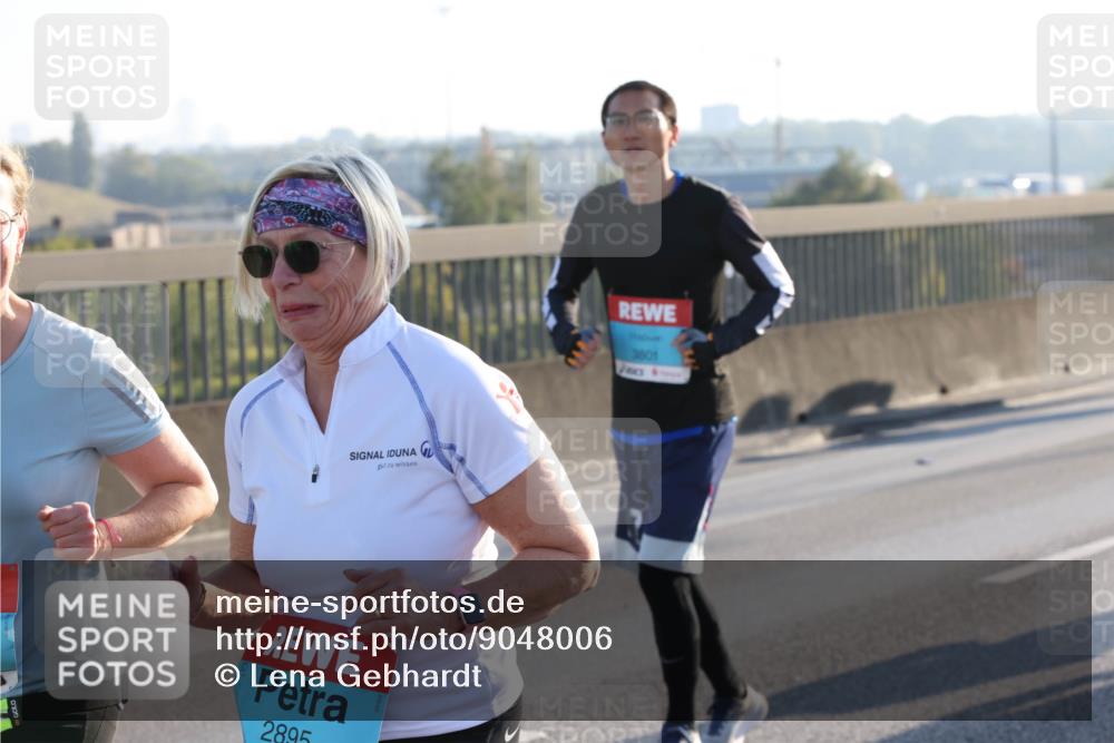 03.10.2025 - Köhlbrandbrückenlauf Lena Gebhardt http://msf.ph/oto/9048006 03.10.2025 09:30:09 Position 1 2895, 3801 meine-sportfotos.de