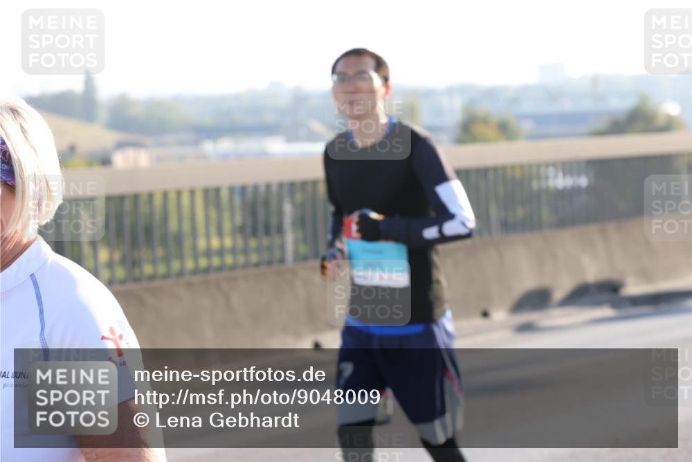 03.10.2025 - Köhlbrandbrückenlauf Lena Gebhardt http://msf.ph/oto/9048009 03.10.2025 09:30:10 Position 1  meine-sportfotos.de