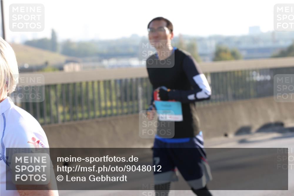 03.10.2025 - Köhlbrandbrückenlauf Lena Gebhardt http://msf.ph/oto/9048012 03.10.2025 09:30:10 Position 1  meine-sportfotos.de