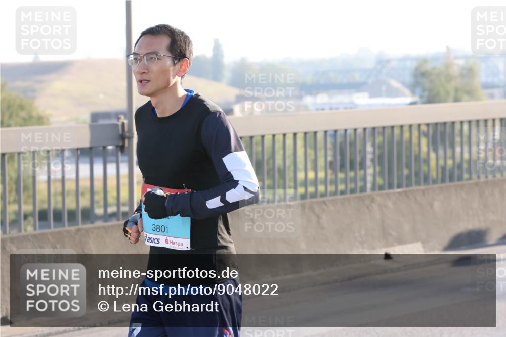 03.10.2025 - Köhlbrandbrückenlauf Lena Gebhardt http://msf.ph/oto/9048022 03.10.2025 09:30:10 Position 1 3801 meine-sportfotos.de