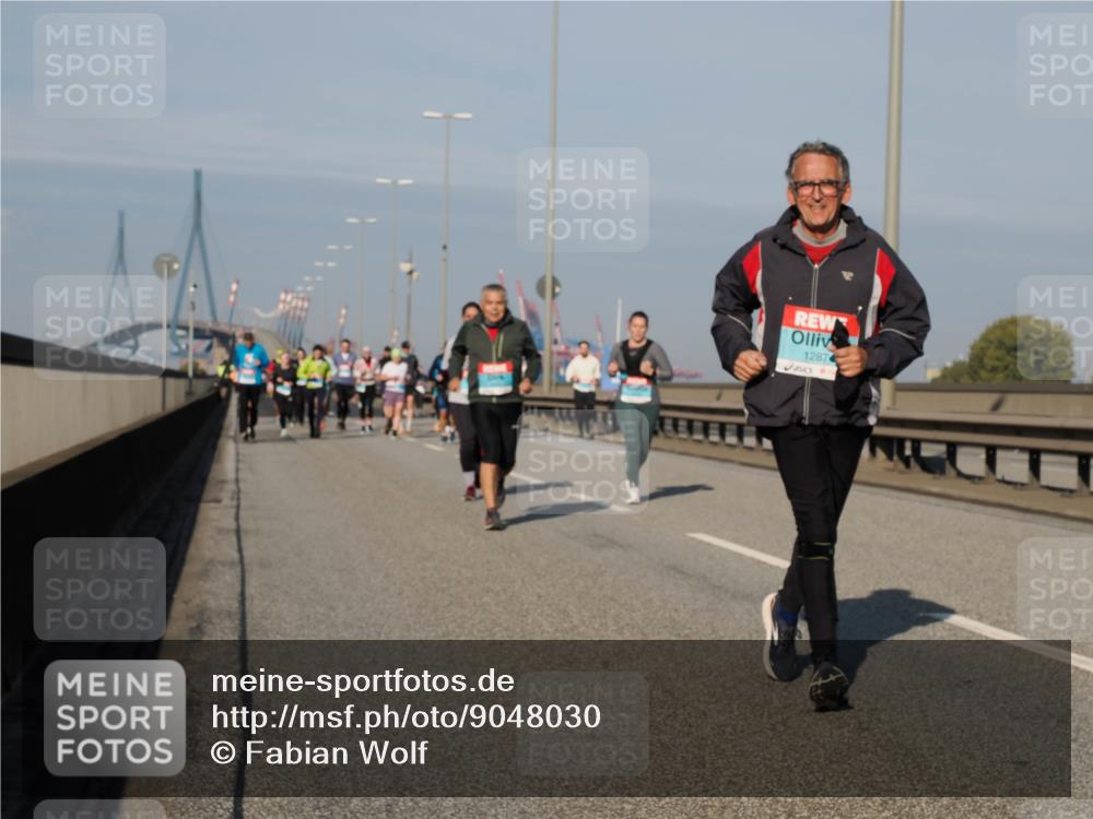 03.10.2025 - Köhlbrandbrückenlauf Fabian Wolf http://msf.ph/oto/9048030 03.10.2025 10:00:09 Position 3 1287 meine-sportfotos.de