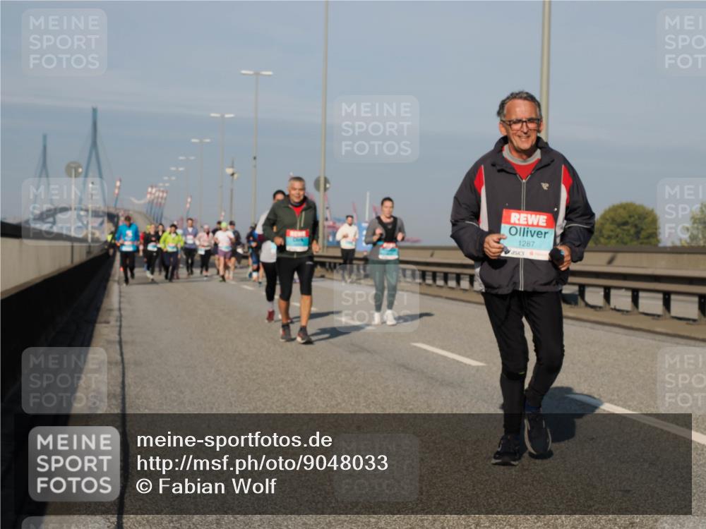 03.10.2025 - Köhlbrandbrückenlauf Fabian Wolf http://msf.ph/oto/9048033 03.10.2025 10:00:09 Position 3 1287 meine-sportfotos.de