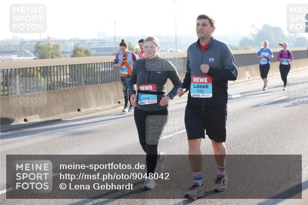03.10.2025 - Köhlbrandbrückenlauf Lena Gebhardt http://msf.ph/oto/9048042 03.10.2025 09:30:12 Position 1 2548, 2182 meine-sportfotos.de