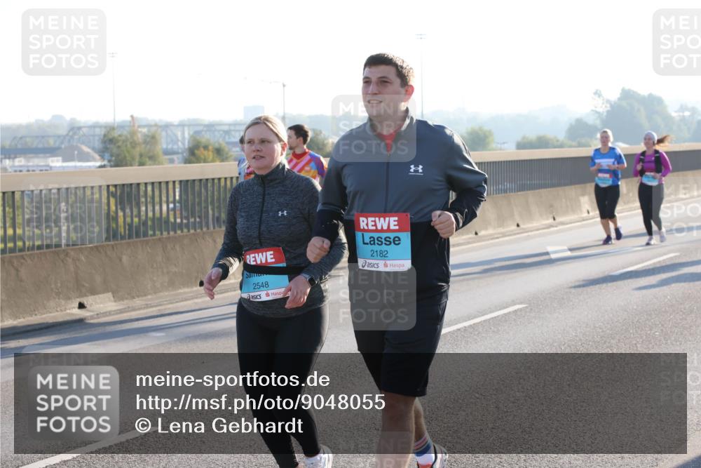 03.10.2025 - Köhlbrandbrückenlauf Lena Gebhardt http://msf.ph/oto/9048055 03.10.2025 09:30:12 Position 1 2548, 2182 meine-sportfotos.de