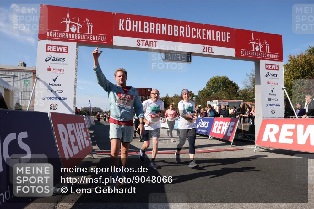 03.10.2025 - Köhlbrandbrückenlauf Lena Gebhardt http://msf.ph/oto/9048066 03.10.2025 13:19:57 Ziel 4376, 4433, 4539, 4721, 5059, 5656, 5657, 5658, 5704, 5841, 6068, 6414, 6567, 6568, 6660, 6663, 6730 meine-sportfotos.de
