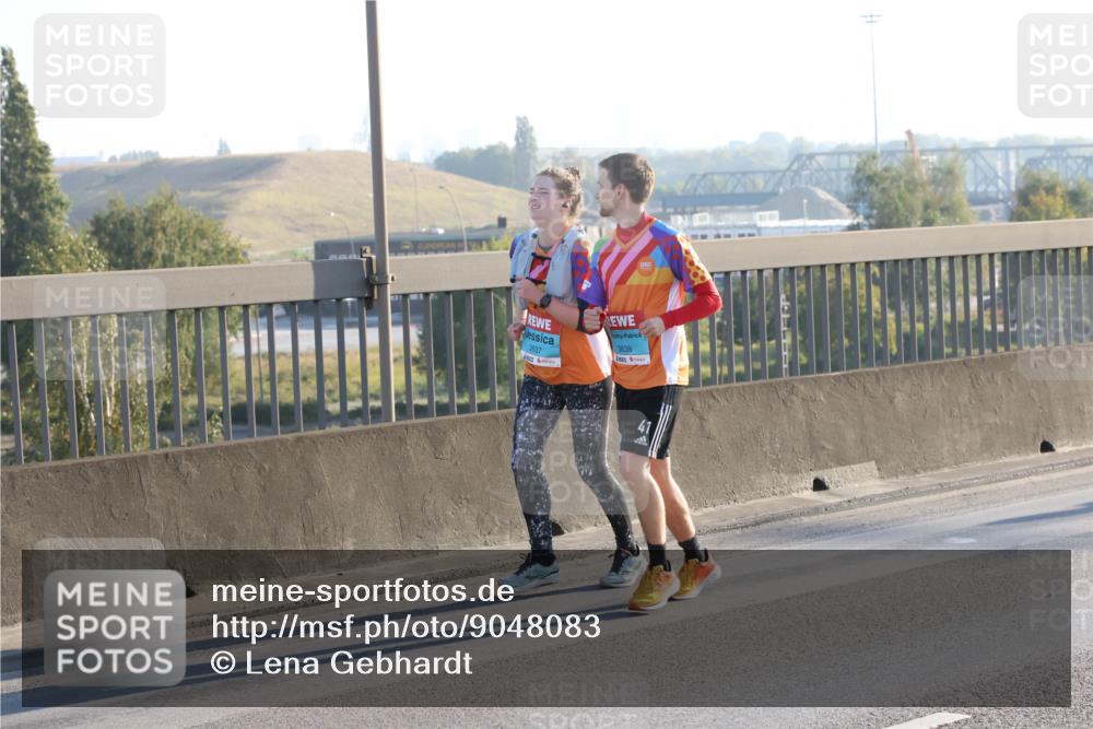 03.10.2025 - Köhlbrandbrückenlauf Lena Gebhardt http://msf.ph/oto/9048083 03.10.2025 09:30:14 Position 1 3637, 3639 meine-sportfotos.de