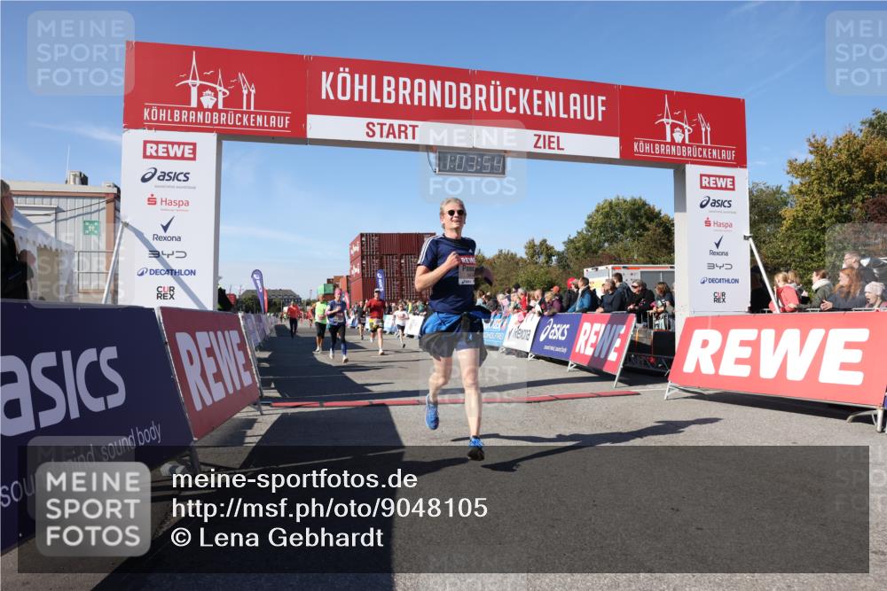 03.10.2025 - Köhlbrandbrückenlauf Lena Gebhardt http://msf.ph/oto/9048105 03.10.2025 13:03:54 Ziel 4127, 4322, 4349, 5098, 5414, 5447, 5950, 6315, 6341, 6392, 6706 meine-sportfotos.de