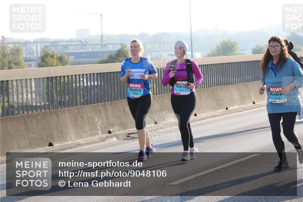 03.10.2025 - Köhlbrandbrückenlauf Lena Gebhardt http://msf.ph/oto/9048106 03.10.2025 09:30:16 Position 1 2520, 2531, 2178 meine-sportfotos.de
