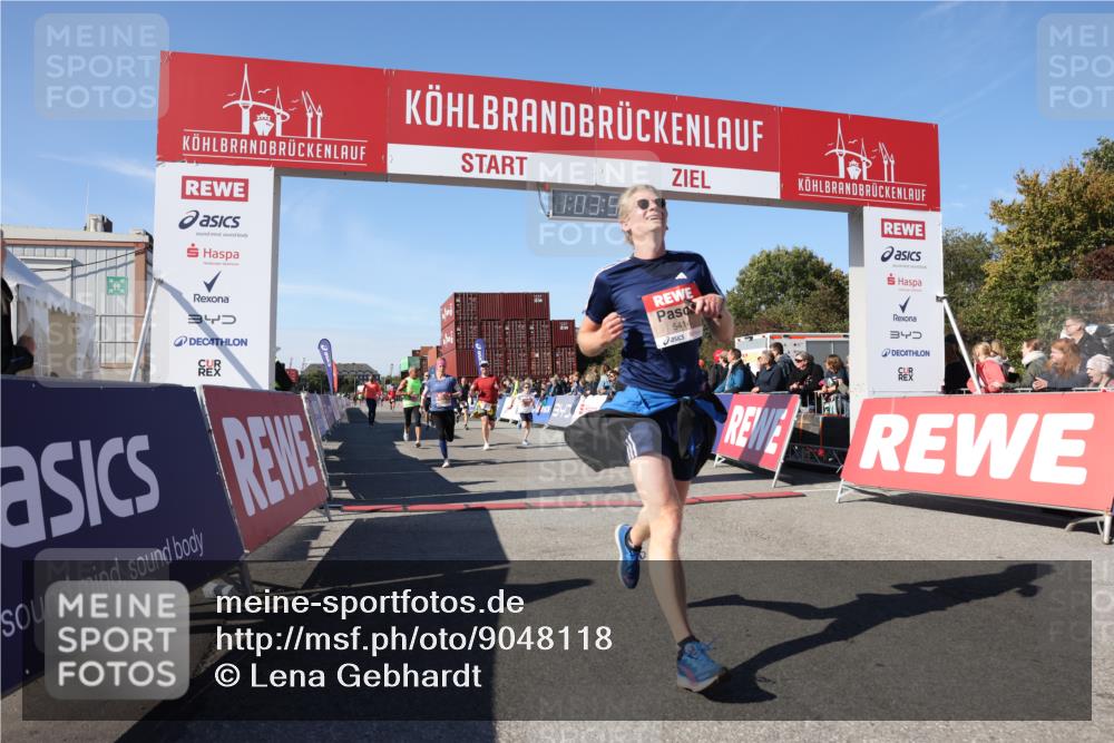 03.10.2025 - Köhlbrandbrückenlauf Lena Gebhardt http://msf.ph/oto/9048118 03.10.2025 13:03:54 Ziel 4127, 4322, 4349, 5098, 5414, 5447, 5950, 6315, 6341, 6392, 6706 meine-sportfotos.de