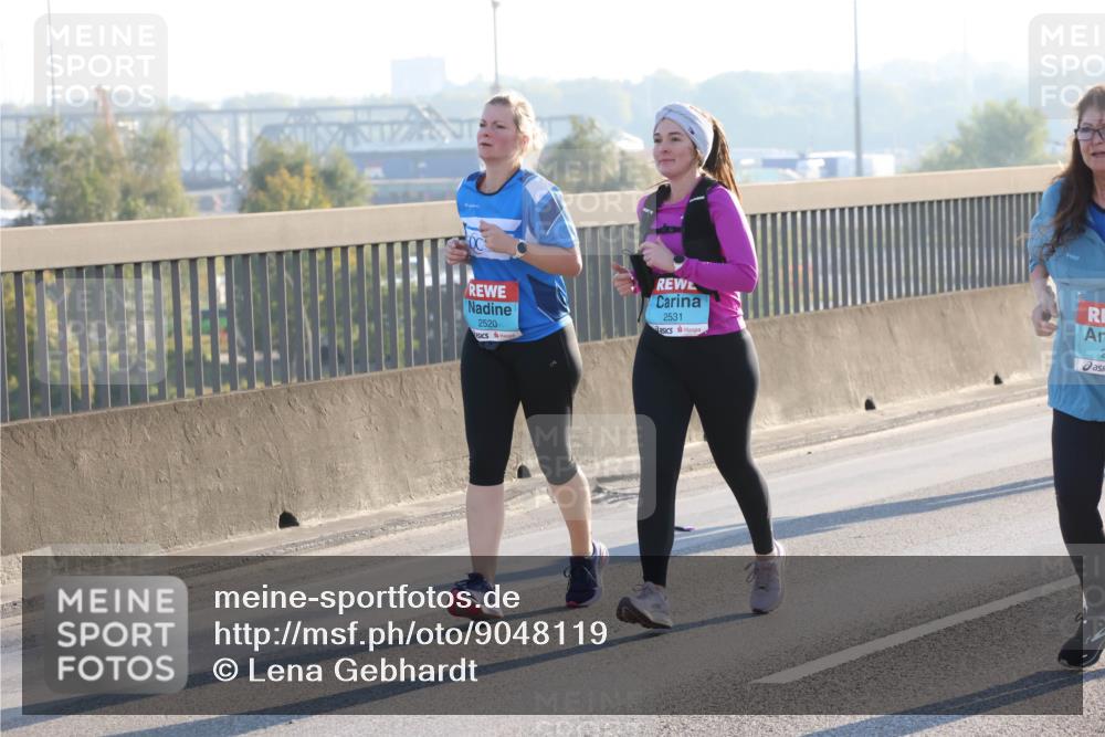 03.10.2025 - Köhlbrandbrückenlauf Lena Gebhardt http://msf.ph/oto/9048119 03.10.2025 09:30:17 Position 1 2520, 2531, 2 meine-sportfotos.de