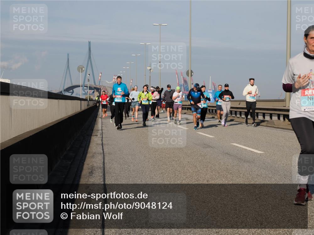 03.10.2025 - Köhlbrandbrückenlauf Fabian Wolf http://msf.ph/oto/9048124 03.10.2025 10:00:14 Position 3 17 meine-sportfotos.de