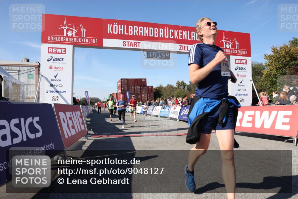 03.10.2025 - Köhlbrandbrückenlauf Lena Gebhardt http://msf.ph/oto/9048127 03.10.2025 13:03:55 Ziel 4127, 4322, 4349, 5098, 5414, 5447, 5950, 6315, 6341, 6392, 6706 meine-sportfotos.de