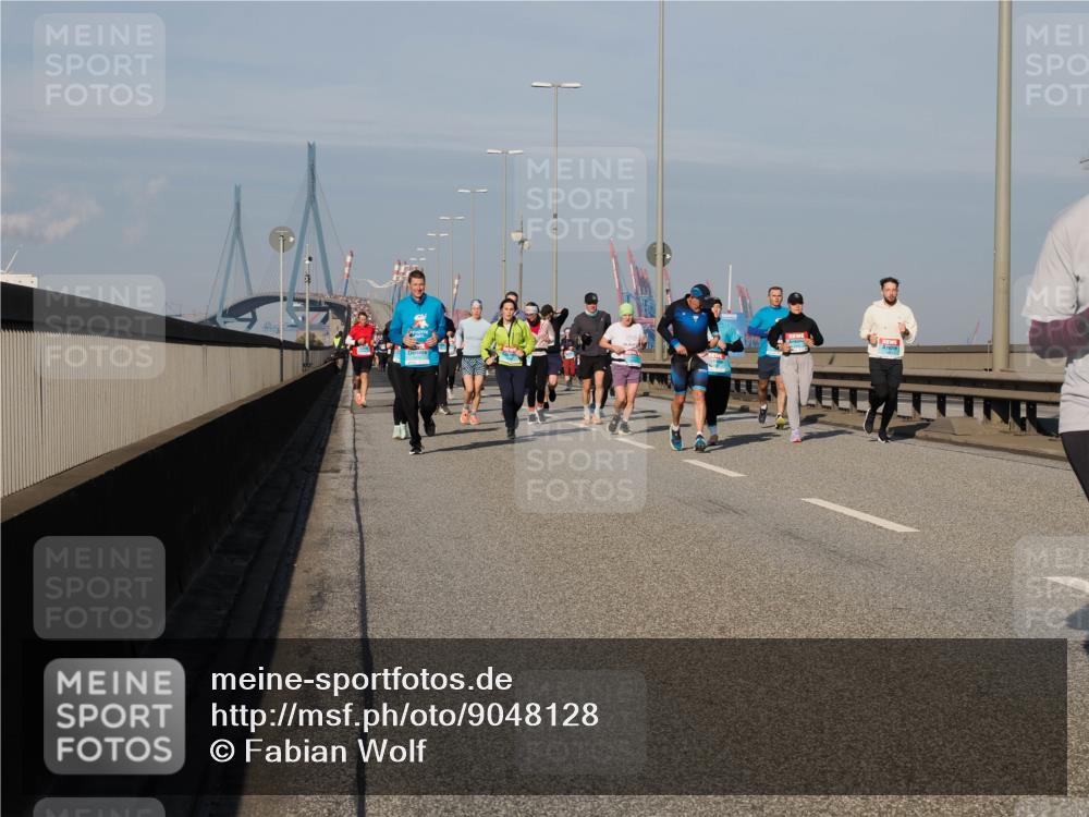 03.10.2025 - Köhlbrandbrückenlauf Fabian Wolf http://msf.ph/oto/9048128 03.10.2025 10:00:14 Position 3  meine-sportfotos.de