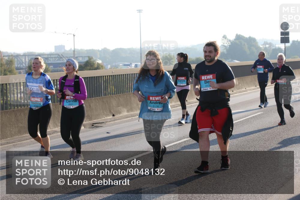 03.10.2025 - Köhlbrandbrückenlauf Lena Gebhardt http://msf.ph/oto/9048132 03.10.2025 09:30:17 Position 1 2520, 2531, 2178, 2179 meine-sportfotos.de