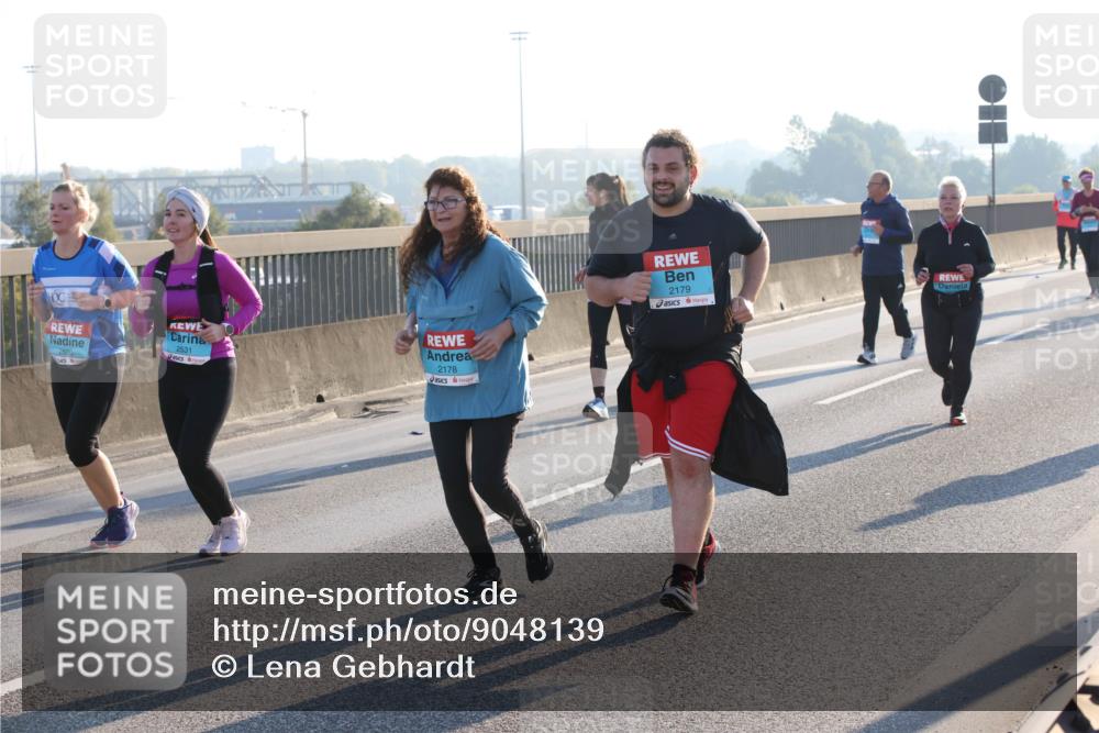 03.10.2025 - Köhlbrandbrückenlauf Lena Gebhardt http://msf.ph/oto/9048139 03.10.2025 09:30:18 Position 1 2520, 2531, 2178, 2179 meine-sportfotos.de