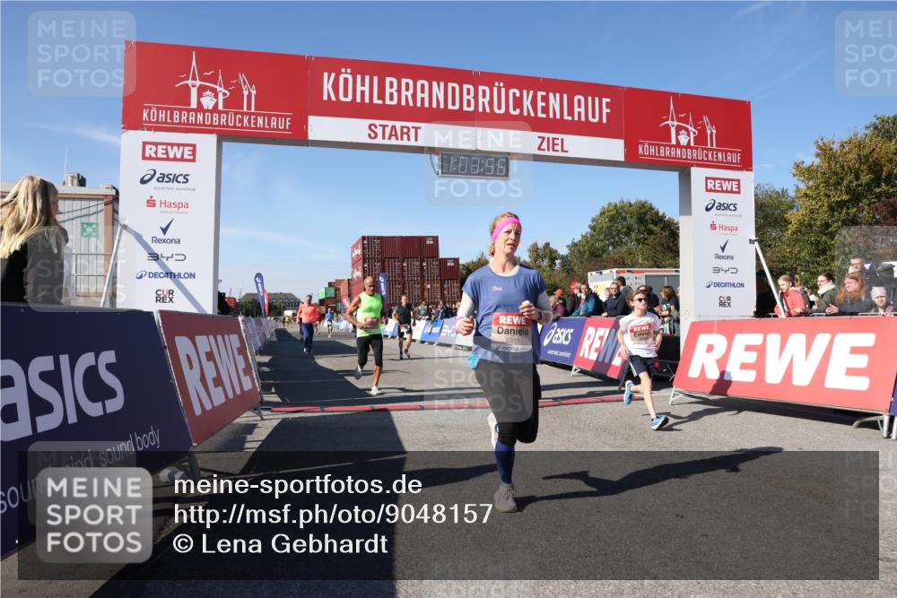 03.10.2025 - Köhlbrandbrückenlauf Lena Gebhardt http://msf.ph/oto/9048157 03.10.2025 13:03:56 Ziel 4127, 4322, 4349, 5098, 5414, 5447, 5950, 5958, 6315, 6341, 6392, 6706 meine-sportfotos.de
