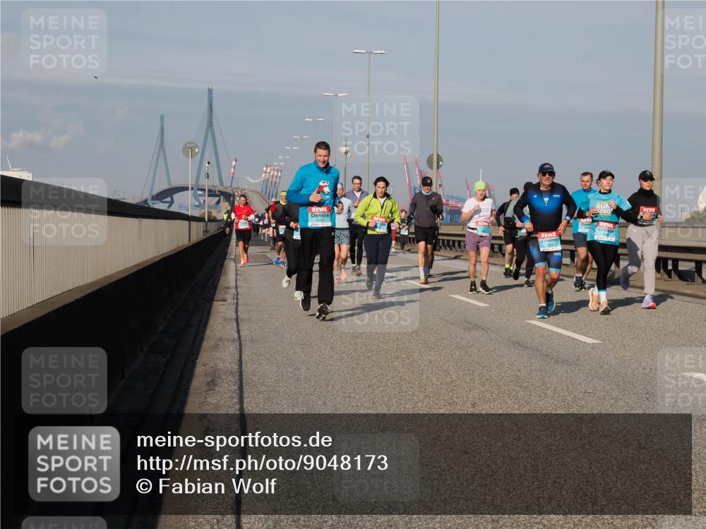 03.10.2025 - Köhlbrandbrückenlauf Fabian Wolf http://msf.ph/oto/9048173 03.10.2025 10:00:17 Position 3 2974 meine-sportfotos.de