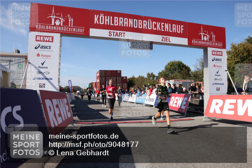 03.10.2025 - Köhlbrandbrückenlauf Lena Gebhardt http://msf.ph/oto/9048177 03.10.2025 13:20:04 Ziel 4433, 4721, 5037, 5175, 5328, 5456, 5481, 5656, 5657, 5658, 6068, 6414, 6567, 6568, 6589, 6649, 6663 meine-sportfotos.de