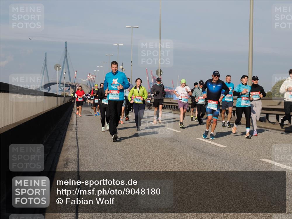 03.10.2025 - Köhlbrandbrückenlauf Fabian Wolf http://msf.ph/oto/9048180 03.10.2025 10:00:17 Position 3 3450, 2974 meine-sportfotos.de