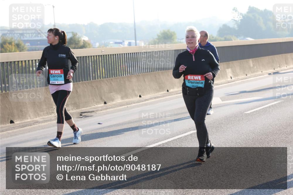 03.10.2025 - Köhlbrandbrückenlauf Lena Gebhardt http://msf.ph/oto/9048187 03.10.2025 09:30:20 Position 1 2535, 3548 meine-sportfotos.de